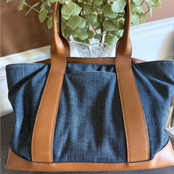 Michael Kor's purse - Picture 2 of 12